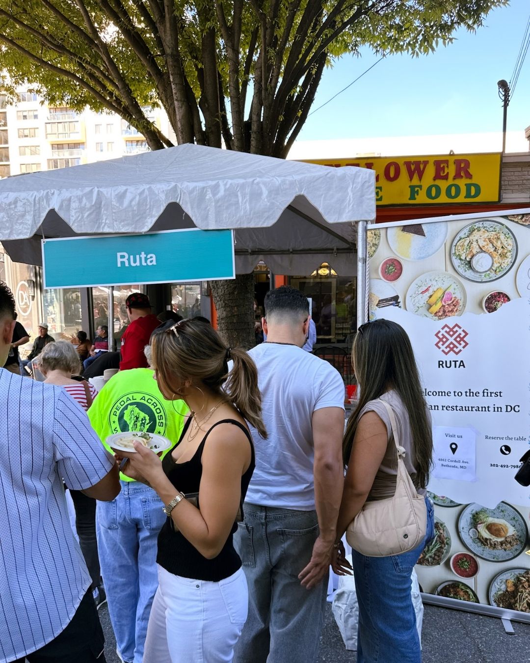 Ruta restaurant booth serving customers